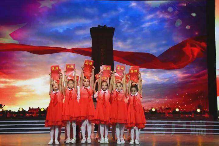UGG鞋配什么裤子好看?时髦精们不要错过!